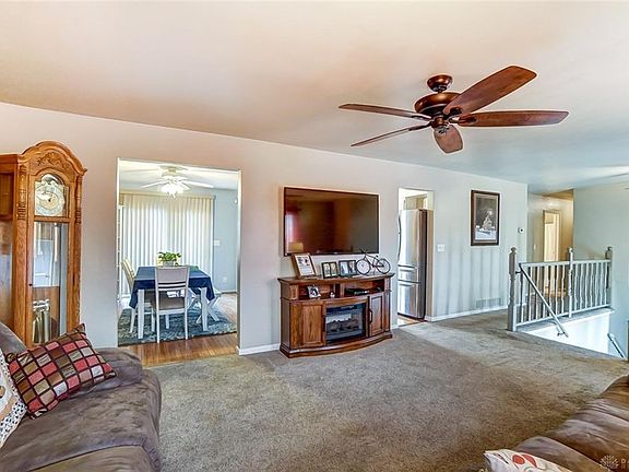 4th image of 1327 Oak Knoll Cir