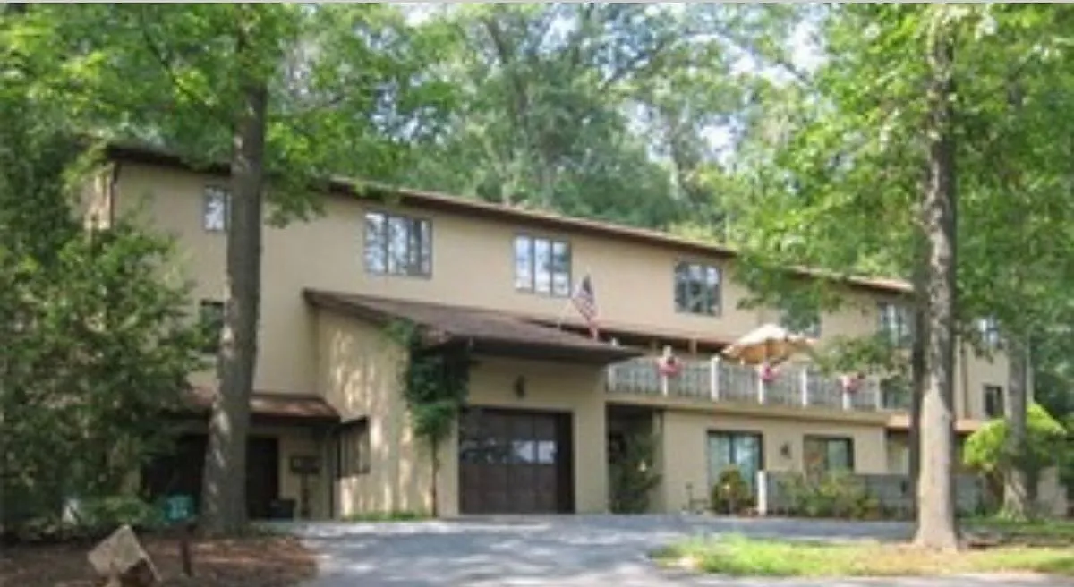 Building Photo - 1750 Mountain View Rd #19