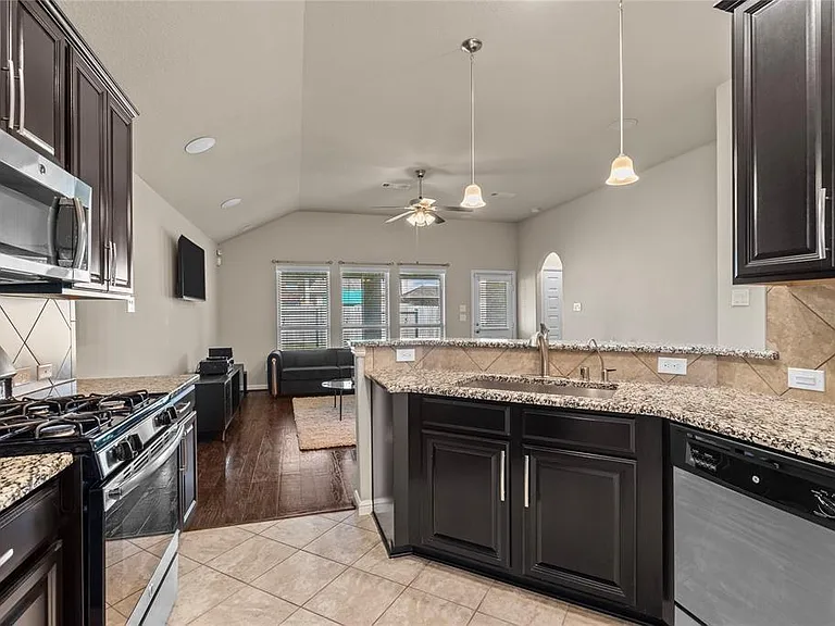 4808 Ladona Ct — Photo 17