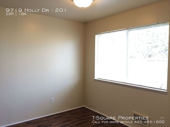 4th image of 9719 Holly Dr APT 201