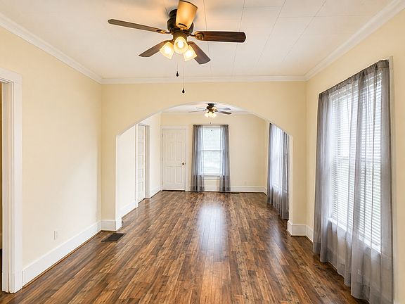 4th image of 1803 Market St