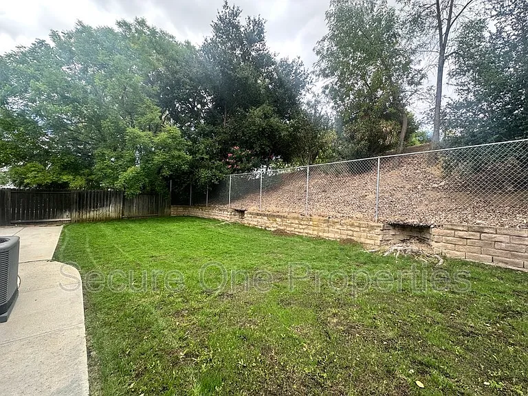 29362 Hillrise Dr — Photo 25