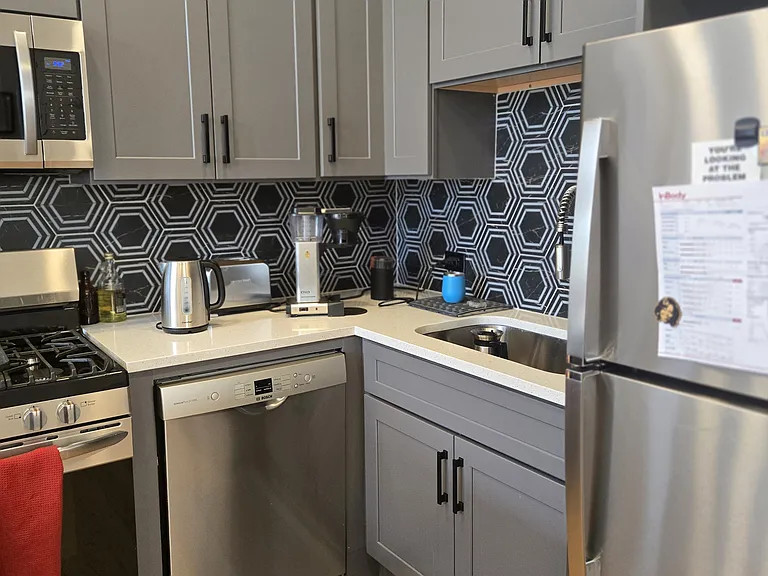 1642 N Western Ave #2 — Photo 7