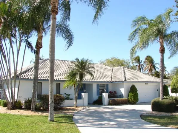 7008 Overlook Dr, Fort Myers, FL 33919