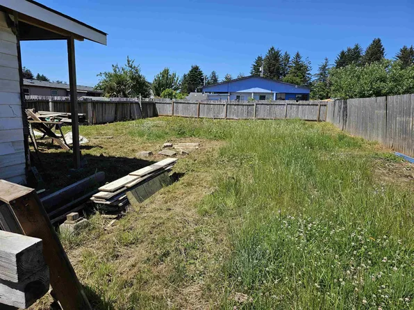 2516 Nickel Ave, Crescent City, CA 95531