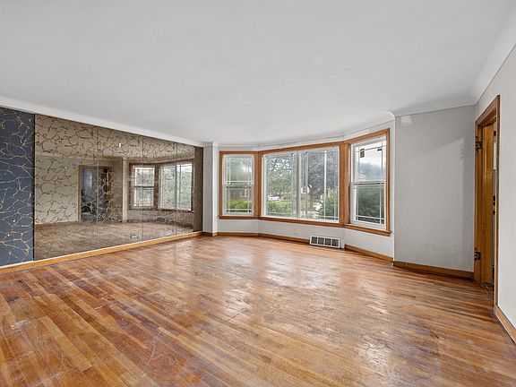 4th image of 1716 N Neva Ave