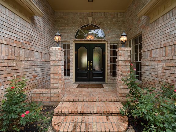 3rd image of 1227 Emerald Green Ln