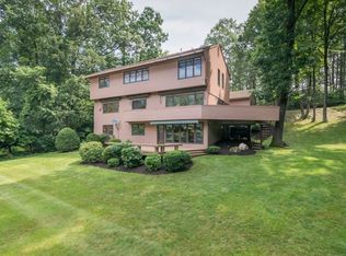 15 Drummer Hill Rd, Leverett, MA 01054