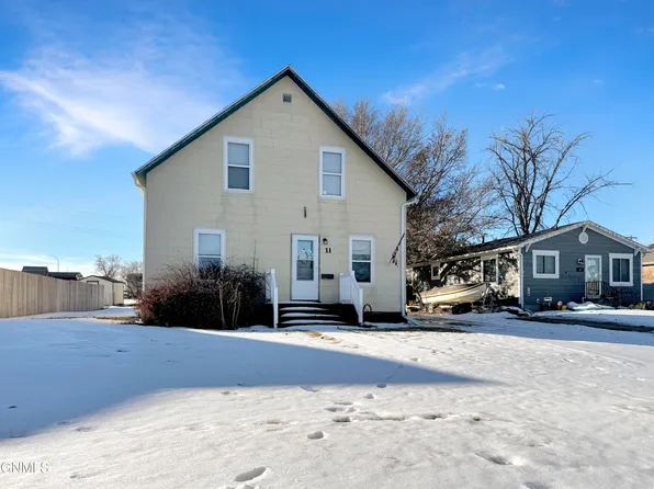 11 Church St, Ray, ND 58849