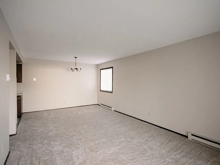 Highlander Apartments — Photo 7