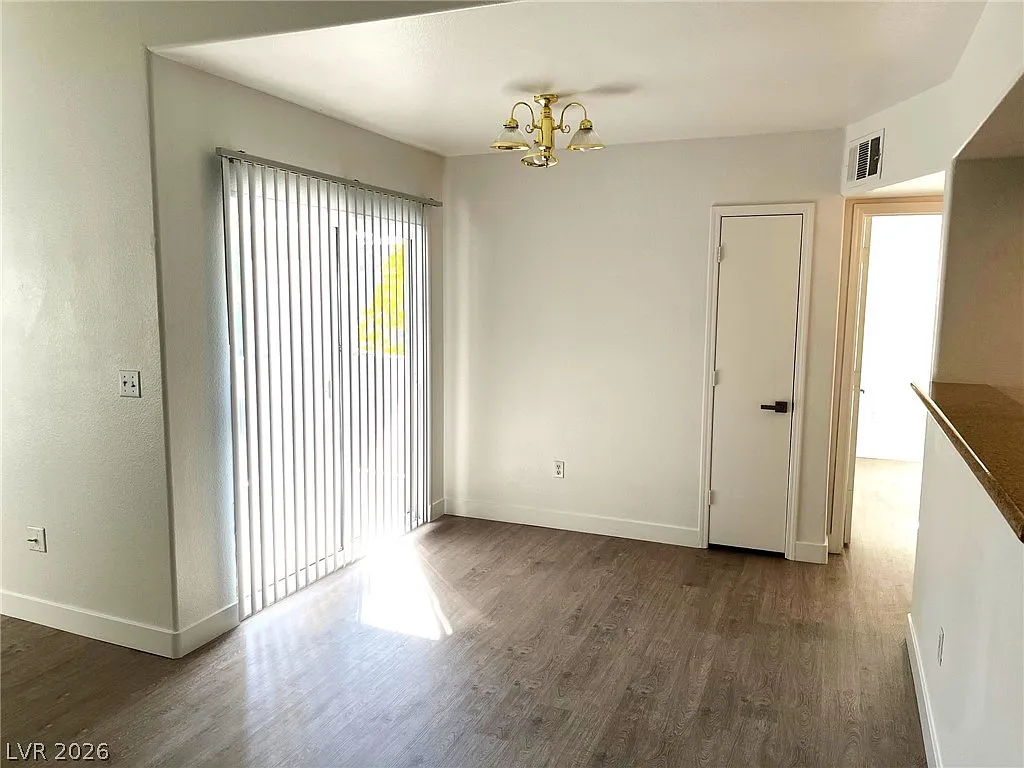 2 bed, 2.0 bath, 937 sqft, $1,625 — Photo 4