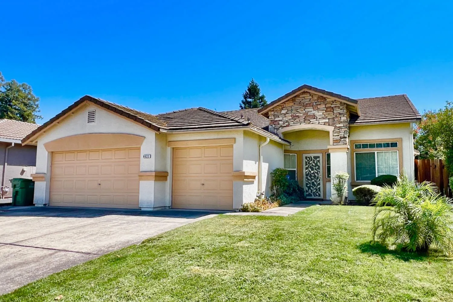 8622 Shasta Lily Dr photo 1