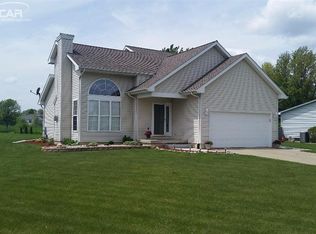 448 Primrose Ln, Flushing, MI 48433
