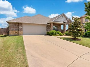9348 Tierra Verde Dr, Fort Worth, TX 76177