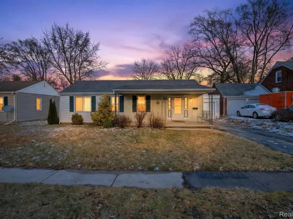 3066 Schaefer St, Saginaw, MI 48604