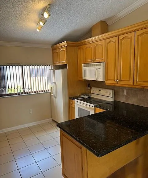 7800 W 29th Way #202 — Photo 3