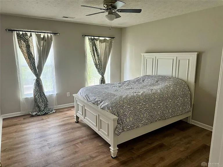 3547 Queen Victoria Ct — Photo 21
