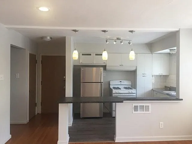 6925 Clifton Ave #2S — Photo 11