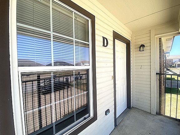 2nd image of 4203 Primrose Dr Unit D