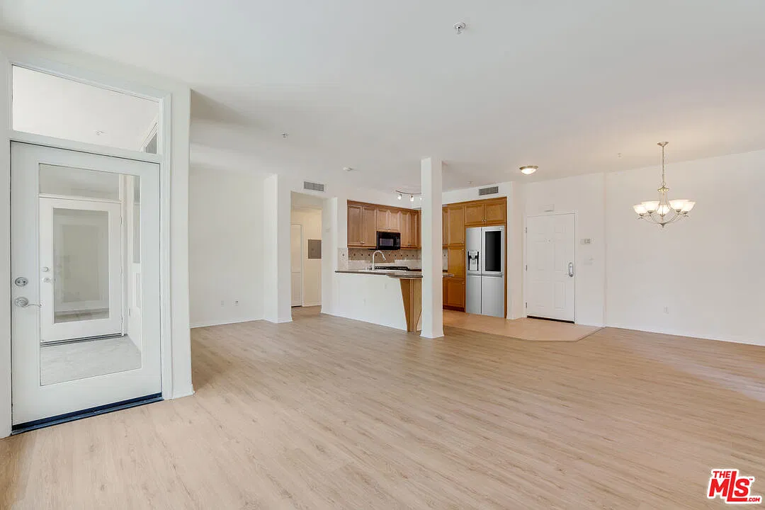 1 bed, 1.0 bath, 916 sqft, $3,795 — Photo 1
