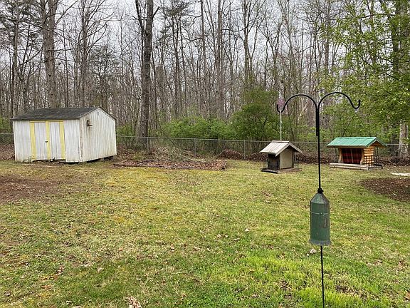 3rd image of 392 Mockingbird Dr