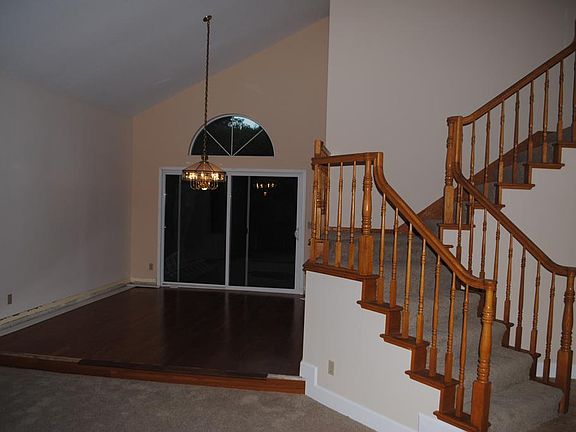 3rd image of 132 Zinfandel Cir