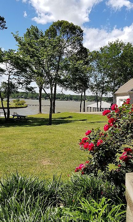 2nd image of 248 Henderson Ln