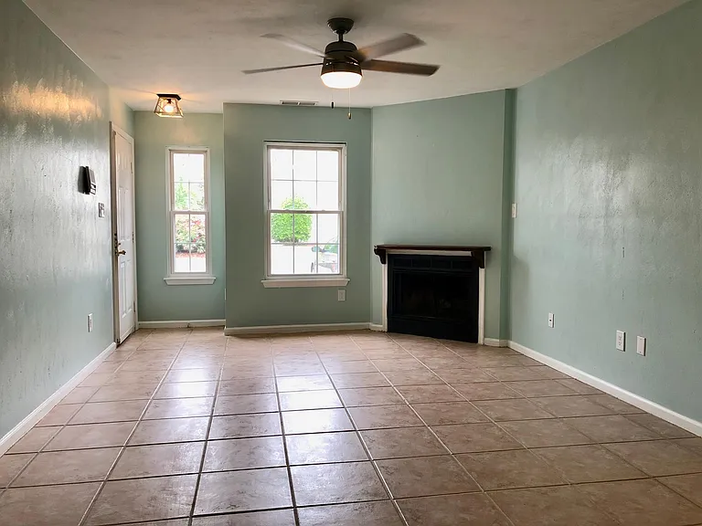 4825 Beach Landing Ct — Photo 3