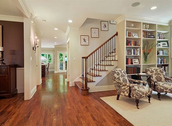 5th image of 2124 Beechwood Ave