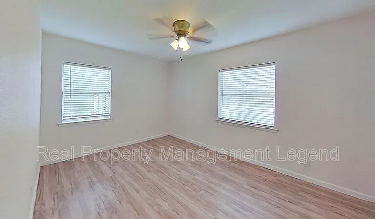 2320 Brockbank Dr — Photo 19