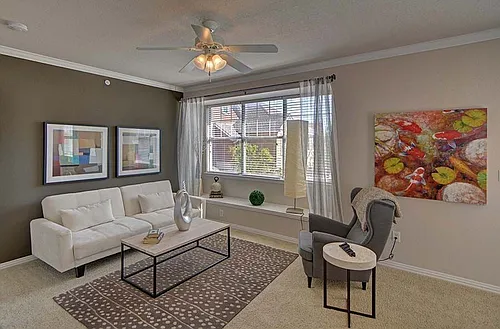 Lakepointe Residences Photo 1