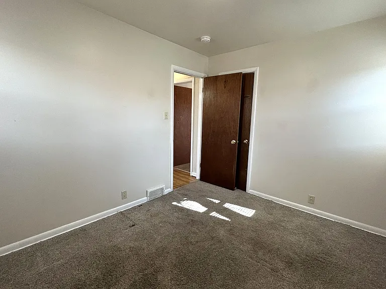 821 Skyline Dr — Photo 10