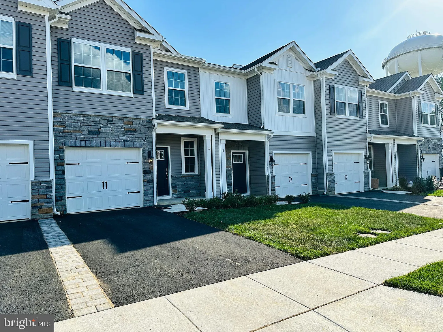 3 bed, 2.5 bath, 1500 sqft, $2,900 — Photo 2