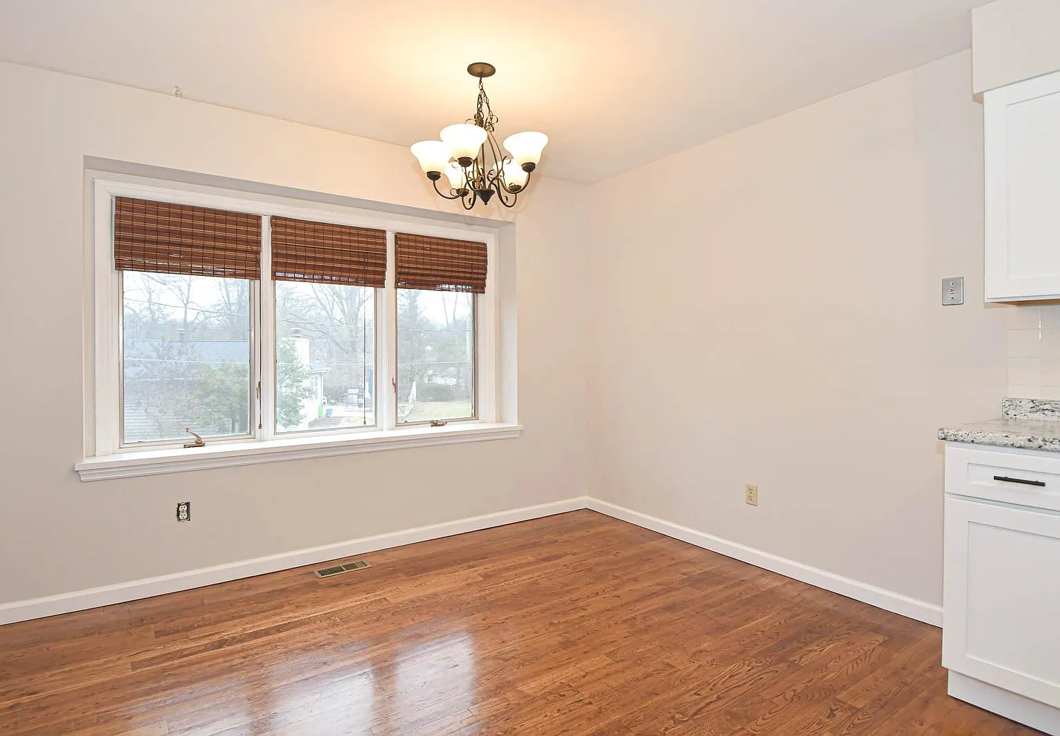 3 bed, 1268 sqft, $2,950 — Photo 3