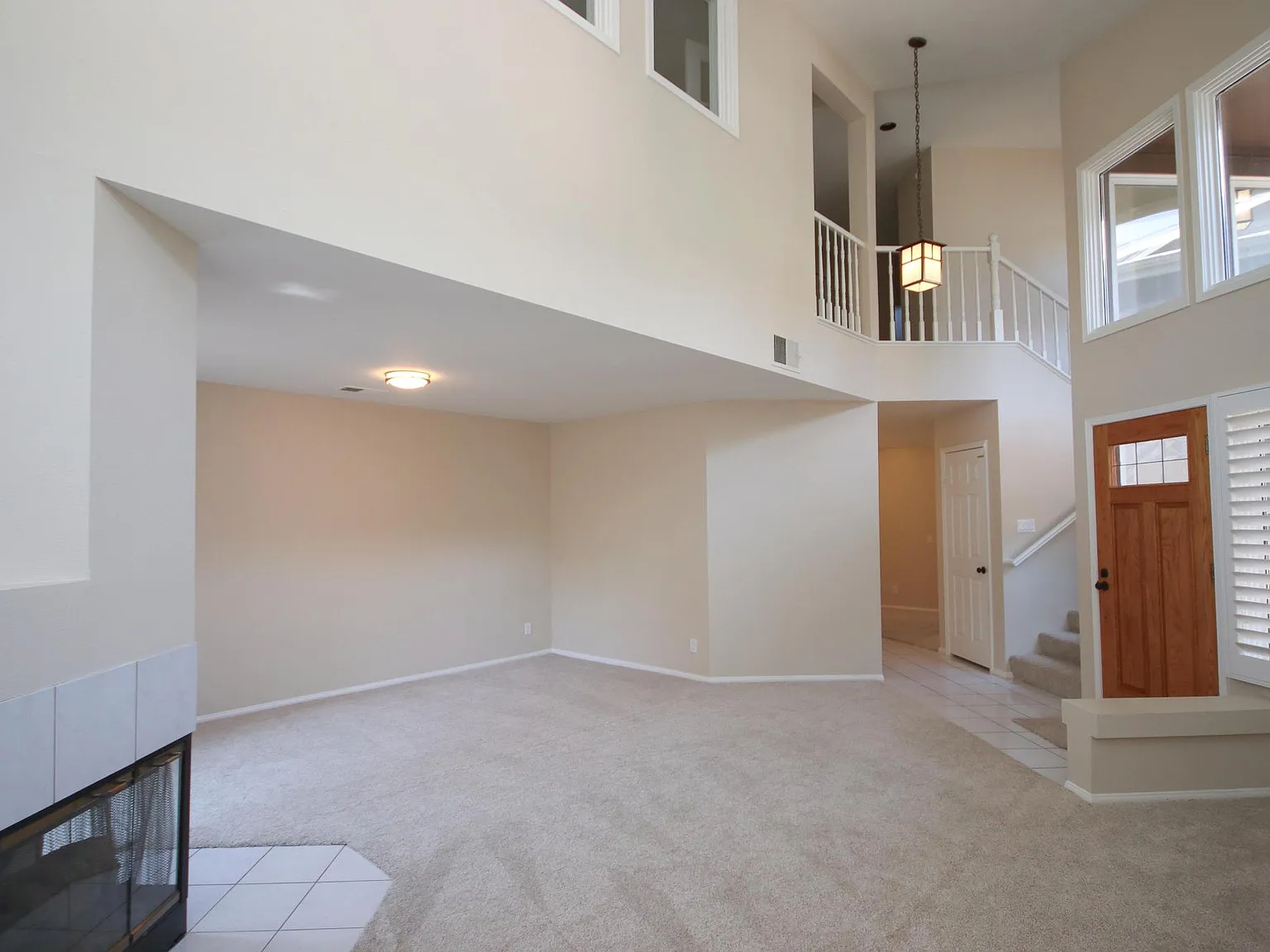 3 bed, 2.5 bath, 1660 sqft, $4,600 — Photo 3