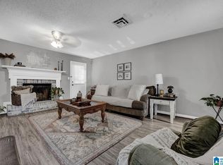 338 Jamestown Manor Dr, Gardendale, AL 35071