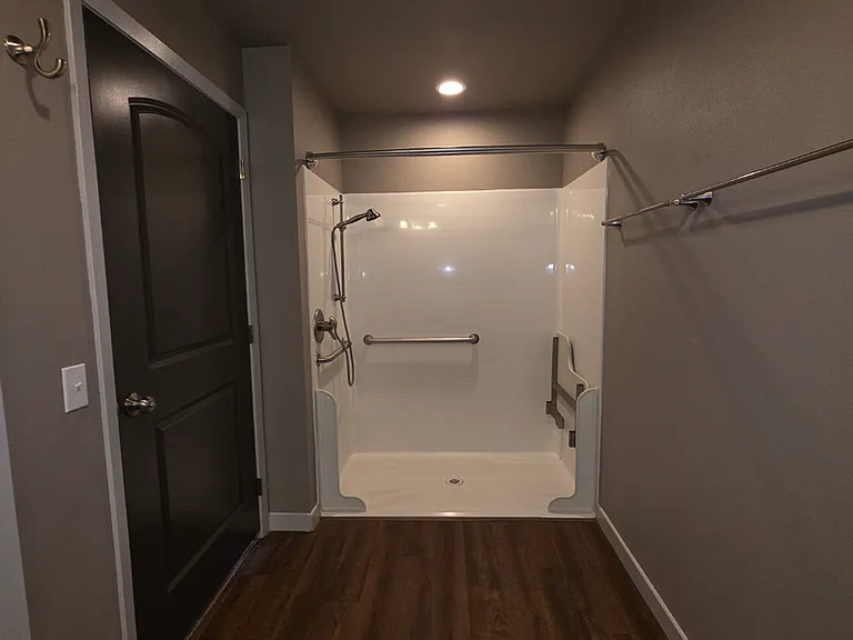 185 SW Silverstar Ln — Photo 9