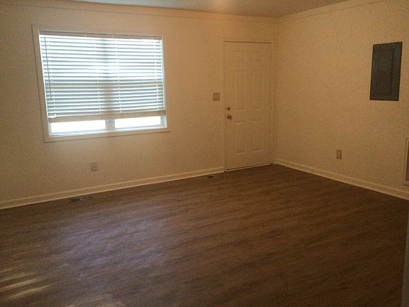 3rd image of 3028 Benjamin Rd