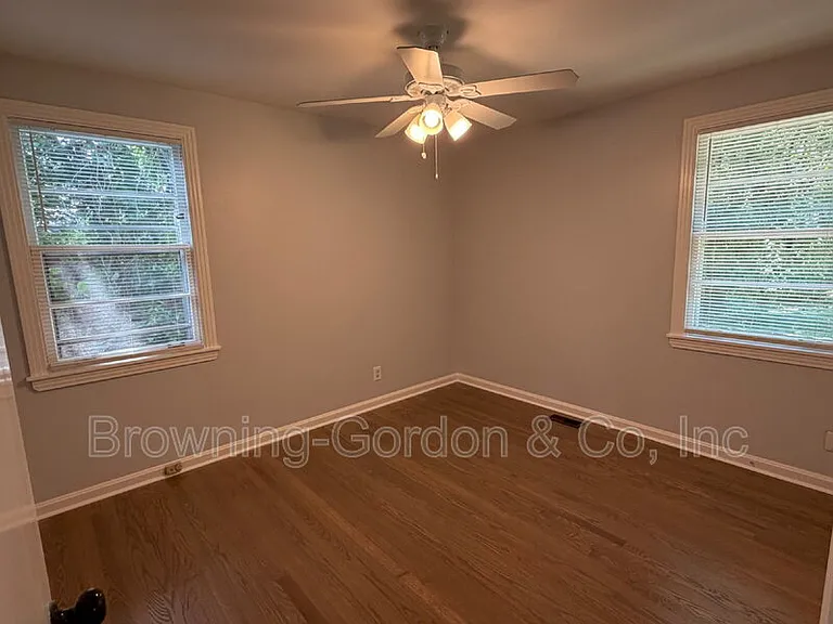 538 Fairlane Dr — Photo 14