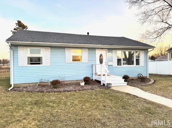 302 W New York St, Knox, IN 46534