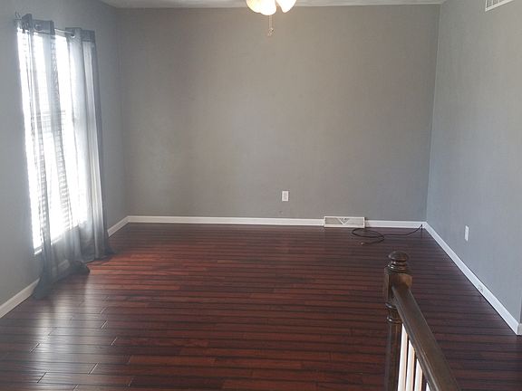 2nd image of 902 Geneva St