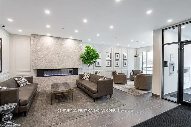 2 bed, $2,875 — Photo 3