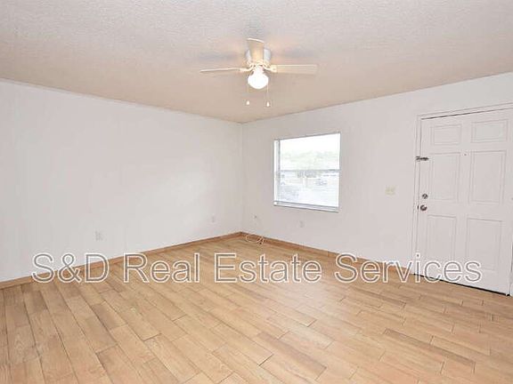 3rd image of 613 Robin Rd #5
