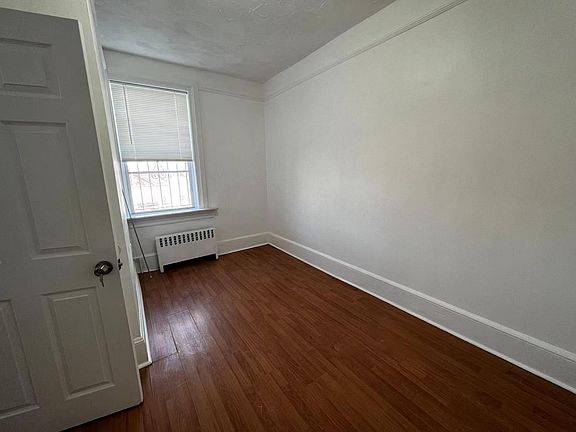 4th image of 63 Van Duzer St Floor 2