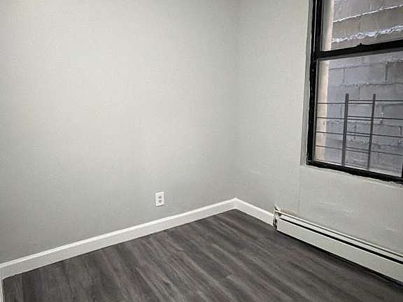 3rd image of 4567 Matilda Ave #4