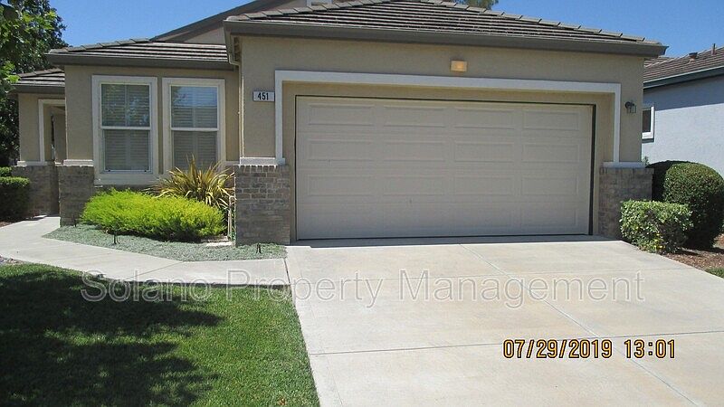 1st image of 451 Edgewood Dr