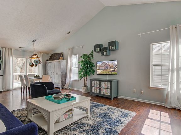 4th image of 9740 River Oak Ln E