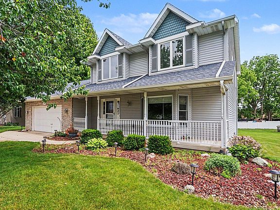 3rd image of 2940 Eldora Ct SW