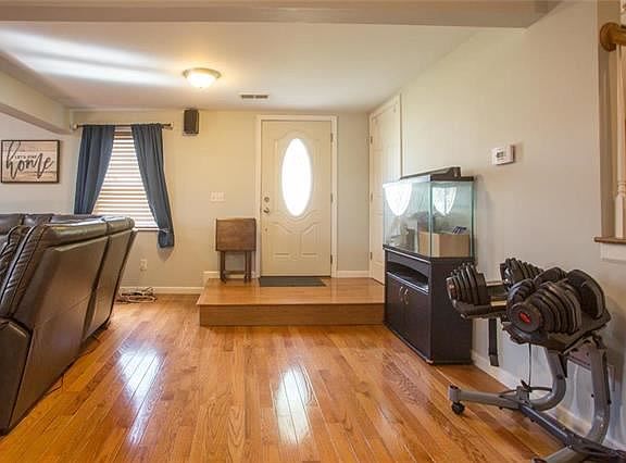 4th image of 3002 Jones Blvd