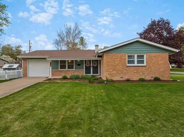 602 E Cedar Ln, Monticello, IL 61856